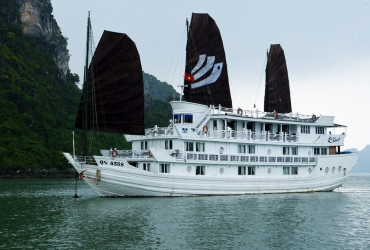 HALONG – HANOI – DANANG/HOI AN (B, L)