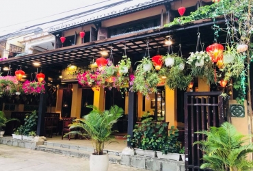 HOI AN  (B) 