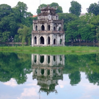 VIETNAM IN YOUR EYES 
